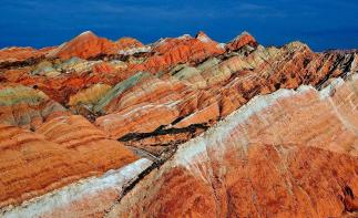 兰州集合6日穿越甘青自驾游：张掖七彩丹霞-门源油菜花-卓尔山-茶卡盐湖6日驰骋大西北-推荐