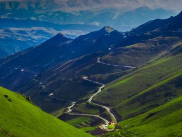 乌鲁木齐出发独库公路8日自驾游：独库公路-巴音布鲁克-库木塔格沙漠-博斯腾湖8日自驾游