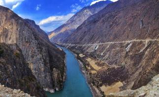 大理集合滇藏12日自驾游：丙察察-独龙江-西藏拉萨-大理古城-怒江第一湾12日自驾游-推荐