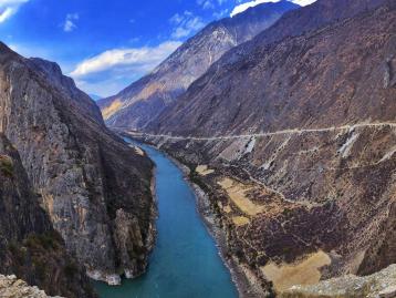 大理集合滇藏12日自驾游：丙察察-独龙江-西藏拉萨-大理古城-怒江第一湾12日自驾游