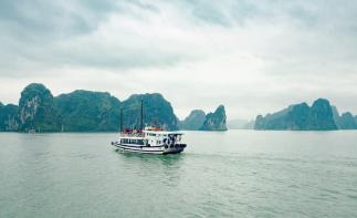 全国出发越南越北6日自驾游:下龙湾-月亮湖-陆龙湾-安子山6天休闲自驾游-推荐