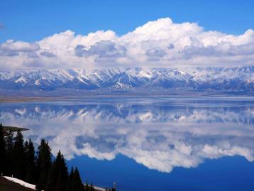 乌鲁木齐出发北疆全景大环线13日落地自驾游：喀纳斯—赛里木湖—喀拉峻大草原—葡萄沟13日自驾游