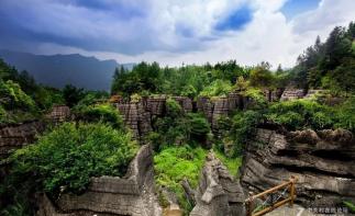 武汉出发周边恩施3天自驾：狮子关水上公路-梭布垭石林-女儿城3天湖北周末游-推荐