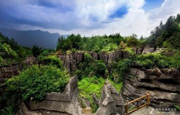 武汉出发周边恩施3天自驾：狮子关水上公路-梭布垭石林-女儿城3天湖北周末游-游推荐