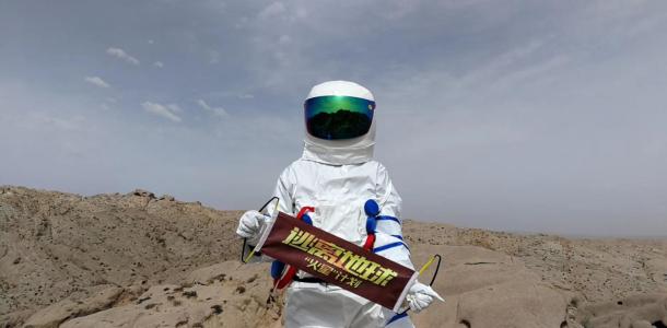 银川落地6自驾游：巴尔斯圣山+外星谷+腾格里沙漠天鹅湖+沙漠越野+沙漠公路5晚6日落地自驾游-大自驾网