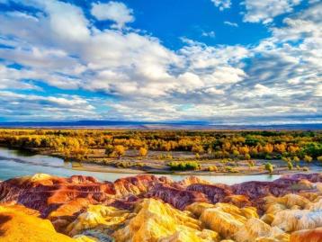 广东出发新疆26日自驾游：张掖七彩丹霞-敦煌鸣沙山-喀纳斯仙境-茶卡盐湖26日穿越甘肃/新疆自驾游
