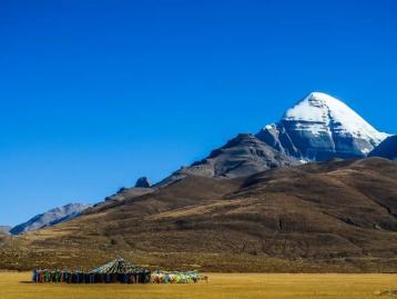 湖北出发阿里大北环线14日落地自驾：羊湖-日喀则-珠峰保护区-冈仁波齐-玛旁雍错-鬼湖拉昂措-扎日南