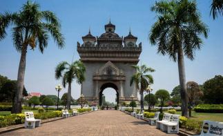 成都出发老挝8日自驾游：琅勃拉邦-万荣-昆明8日境外自驾游-推荐