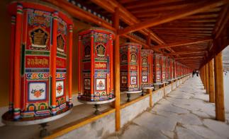 山东出发甘南川西10日自驾游：拉卜楞寺-扎尕那-色达密境10日经典自驾游-推荐