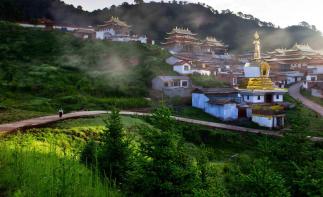 山东出发甘南川北8日自驾游：郎木寺-扎尕那-瓦切塔林-黄龙密境8日经典自驾游-推荐