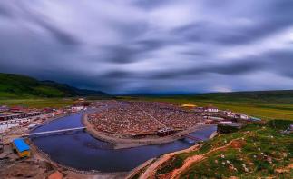 成都发往山南16日自驾:普陀神山-色达-纳木错16日川进青出自驾游-推荐