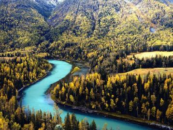 山东出发新疆26日自驾游：塔克拉玛干沙漠-葡萄沟-吐鲁番-天山天池梦幻全景新疆26日游