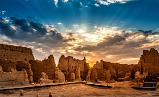 成都出发新疆13日自驾游：火焰山-葡萄沟-米兰古城-水上胡杨-赛里木湖-那拉提草原13日自驾游-推荐