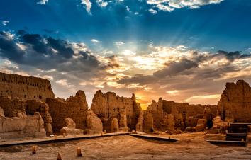 成都出发新疆13日自驾游：火焰山-葡萄沟-米兰古城-水上胡杨-赛里木湖-那拉提草原13日自驾游-游推荐