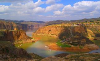 北京出发到黄河峡谷4日自驾：经典晋陕大峡谷、碛口古镇、老牛湾、乾坤湾最美秋色自驾-推荐