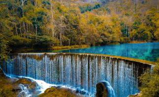 湖北出发贵州6日自驾游：荔波小七孔-岜沙苗寨-肇兴侗寨-镇远古镇6日寻美黔东南-推荐