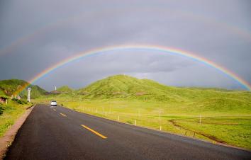 成都出发甘南5日自驾游：若尔盖大草原-扎尕那-羊茸哈德-纳摩大峡谷环线5日自驾游-游推荐