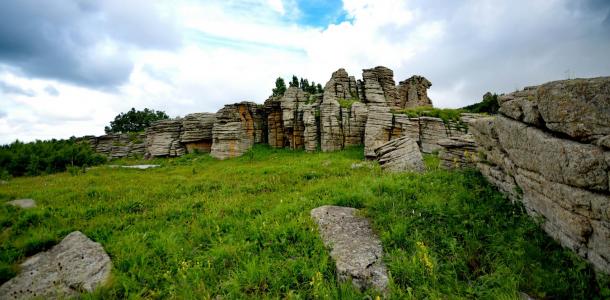 北京出发内蒙3日自驾游：道须沟、热阿线、克什克腾石阵3日自驾-大自驾网