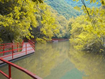 武汉出发十堰3日自驾：醉美十堰-九龙瀑布-悬崖小火车-野人谷中秋3天自驾游