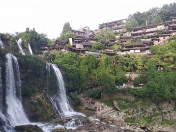 长沙出发湘西3日自驾游：湘西边城镇-芙蓉镇-老司城-不二门休闲3日自驾游