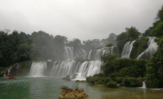 广东出发广西中越边境5日自驾游：百色巴马-靖西鹅泉-德天瀑布特色5日自驾游-推荐
