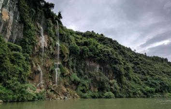 深圳出发连州3日自驾游：连州地下河-湟川三峡-千年瑶寨3日广东省内自驾游-游推荐