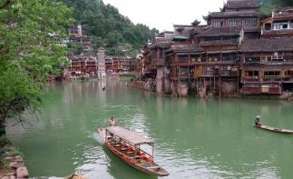 山东出发湖南湖北6日自驾游：张家界-芙蓉镇-凤凰古城-墨戎苗寨6日经典自驾游-推荐