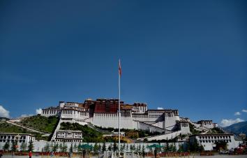 拉萨集合7日西藏落地自驾游：布达拉宫-巴松措-南伊沟-雍布拉康7日冬游西藏自驾游-游推荐