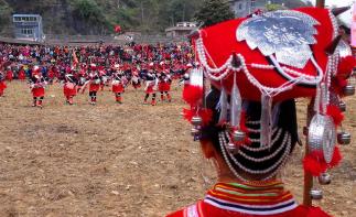 珠三角出发清远连州2日自驾游：瑶族盘王节-耍歌堂-金子山天梯玻璃栈道2日自驾游-推荐