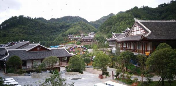 湖南出发贵州2日周末自驾游：泡剑河温泉-船游清江湖-观灯关秀2日贵州自驾-大自驾网