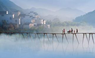 山东出发安徽天路5日游：水上红杉节-桃花潭-查济古镇-采石矶赏秋休闲5日游-推荐