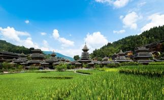 贵阳集合贵州9日自驾游：千户苗寨-镇远古城-梵净山-大小七孔-奇幻黔东南-体验最炫民族风9日自驾游-推荐