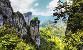 江苏出发武隆恩施7日自驾游：武隆天坑地缝-恩施大峡谷-三峡大坝-大足石刻7日自驾游-推荐