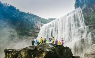 成都出发贵州4日自驾：赤水大瀑布-兴文石海-僰王山4日自驾游-推荐