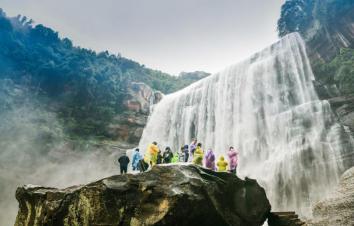 成都出发贵州4日自驾：赤水大瀑布-兴文石海-僰王山4日自驾游-游推荐