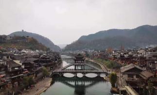 成都出发湘西6日自驾：酉阳桃花源-凤凰古城-芙蓉古镇6日自驾-推荐