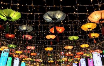 成都出发青海胡杨林8日自驾游：格尔木胡杨林-西王母瑶池-察尔汗盐湖8日自驾-游推荐