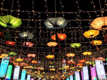 成都出发青海胡杨林8日自驾游：格尔木胡杨林-西王母瑶池-察尔汗盐湖8日自驾