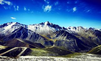 乌鲁木齐起止独库公路7日落地自驾：百里画廊唐布拉-巴音布鲁克-库车神秘大峡谷-葡萄沟7日游-推荐