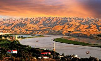 银川集合西北沙漠越野5日自驾游：贺兰山-镇北堡影城-沙坡头-阿拉善英雄会5日自驾游-推荐