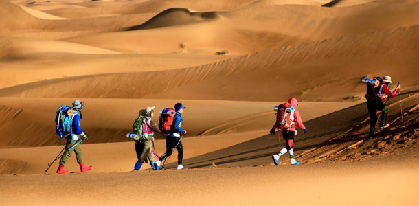 银川集合沙漠徒步2日落地游：阿拉善天池-神石岭魔鬼沟2日自驾游-大自驾网