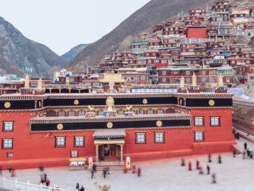 成都出发甘孜环线7日自驾：色达东嘎寺-措卡湖-玉隆拉措-德格印经院-松格玛尼石经城7日自驾游