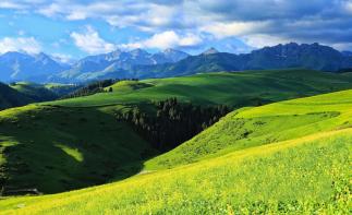 乌鲁木齐起止新疆东疆7日自驾游：天山天池-江布拉克-巴里坤大草原-哈密魔鬼城-吐鲁番7日自驾游-推荐