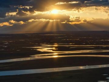 乌鲁木齐集合20日新疆大环线自驾游：北疆-西疆伊犁-南疆喀什-帕米尔高原20日环疆自驾游
