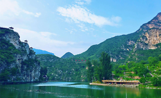 北京周边2日周末游：绝顶悬崖村-金水湖亲水休闲-音乐喷泉-烧烤大餐2日自驾游-推荐