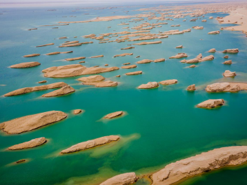 兰州集结漫游西北8日深度自驾：七彩丹霞+嘉峪关城楼+水上雅丹+东台吉乃尔湖+莫高窟8日深度自