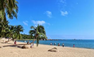 南宁集合海南环岛8日自驾：呆呆岛-骑楼老街-冯小刚电影公社-蜈支洲岛-三亚环岛8日自驾游-推荐