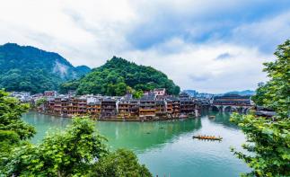 成都出发湘西6日自驾：恩施大峡谷-凤凰古城-芙蓉古镇-土家文化体验6日自驾游-推荐