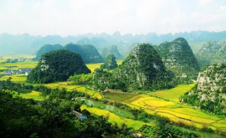 成都出发贵州5日赏花自驾：罗平油菜花-兴义万峰林-晴隆24拐5日休闲自驾游-推荐