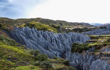 五一出发川西4日自驾：色达-墨石公园-雅拉雪山4日自驾游-游推荐